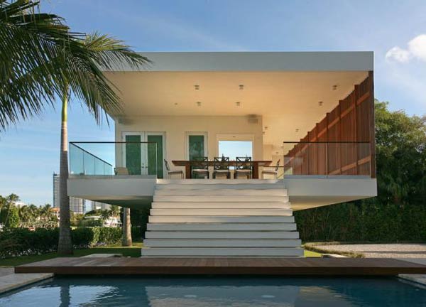 Arquitetura e Decoração de casa em Miami escadaria area externa